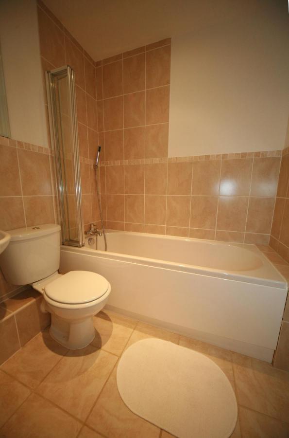 קזיק Chaucer Apartment מראה חיצוני תמונה